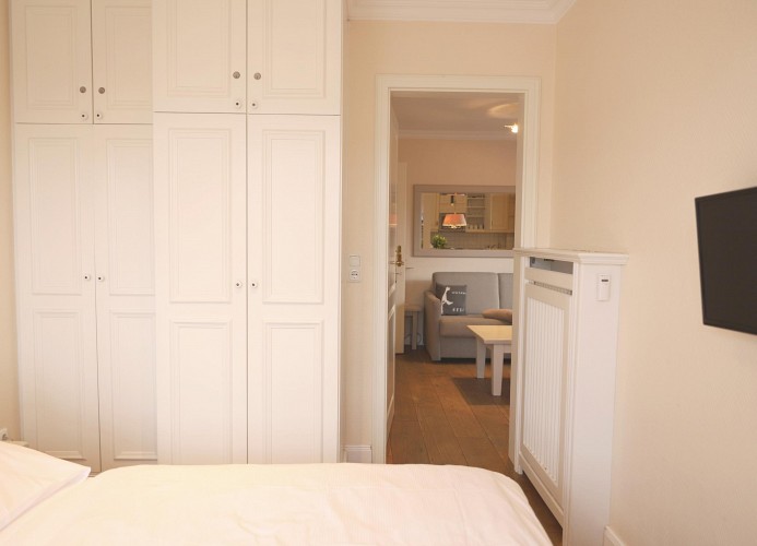 Blick vom Schlafzimmer zum Wohnbereich