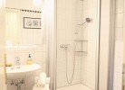 Badezimmer mit Dusche