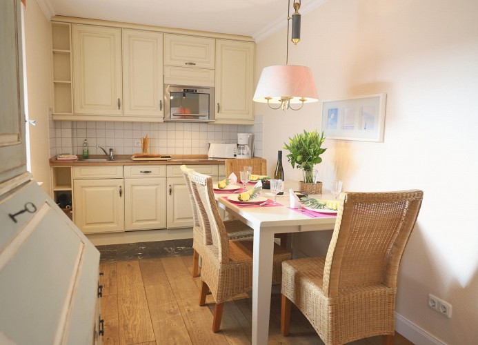 Blick zur Küchenezeile