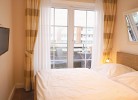 Schlafzimmer mit Blick zum zweitem Balkon
